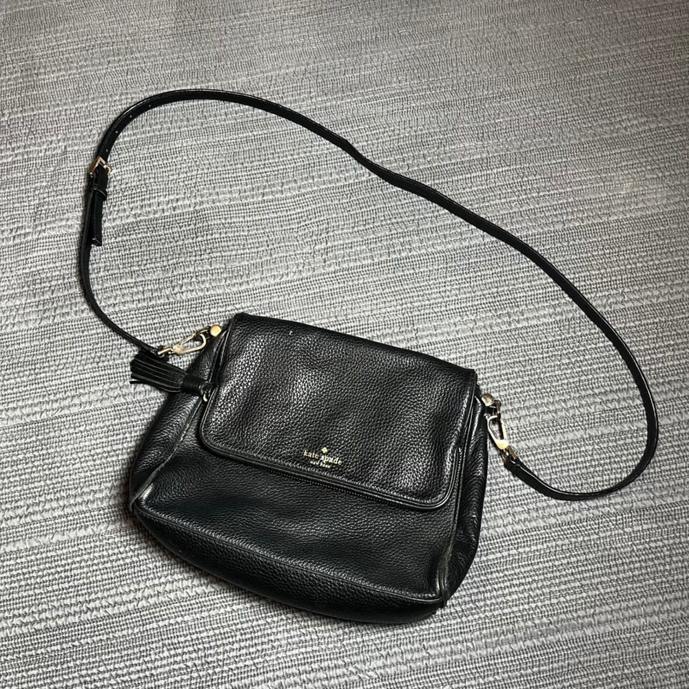 Kate Spade Cobble Hill Ellen Black Pebbled Leather Crossbody Bag Tassel Gold HW